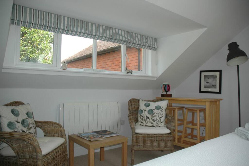 Cowslip Barn Annexe, Countryside Stay Near ชิชิสเตอร์ ภายนอก รูปภาพ
