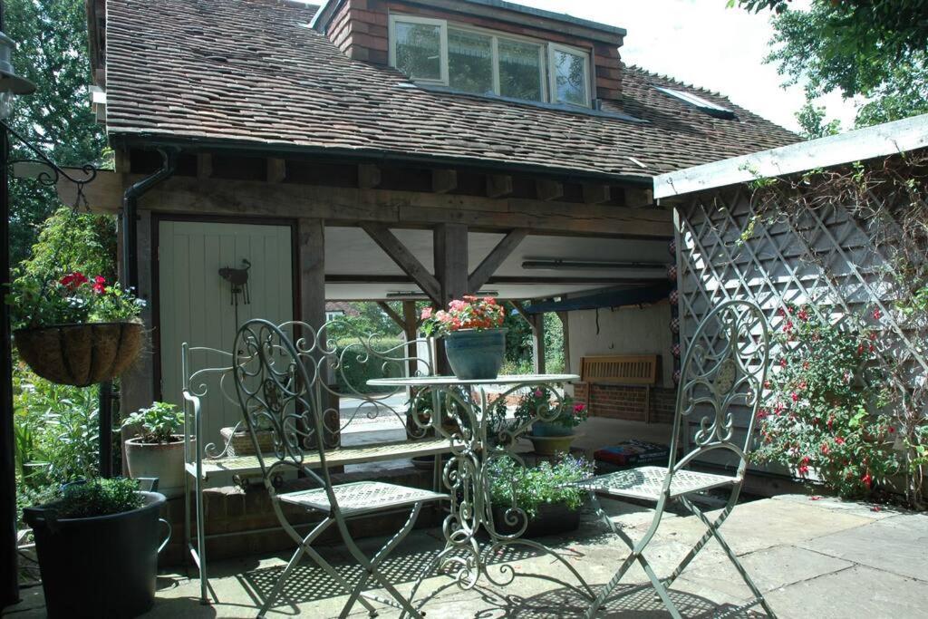 Cowslip Barn Annexe, Countryside Stay Near ชิชิสเตอร์ ภายนอก รูปภาพ