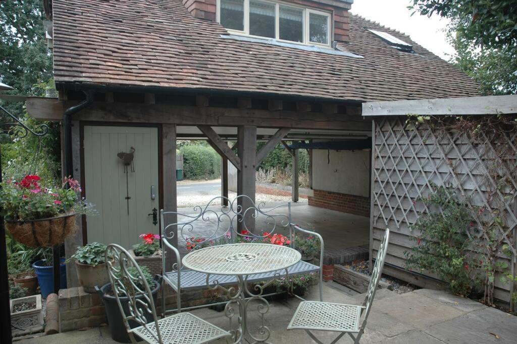 Cowslip Barn Annexe, Countryside Stay Near ชิชิสเตอร์ ภายนอก รูปภาพ