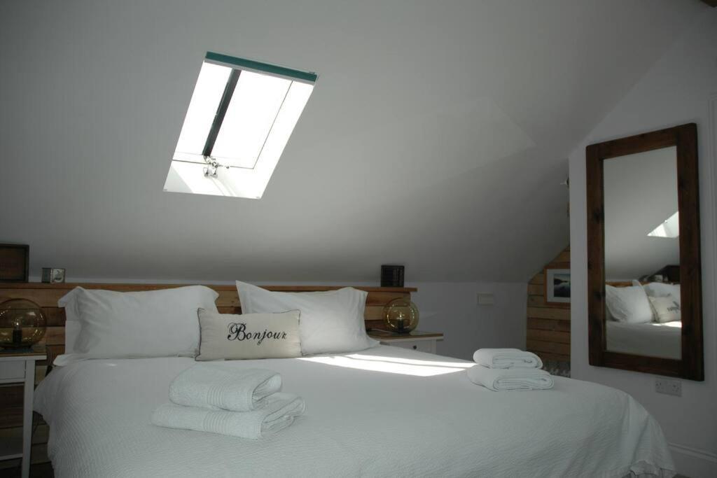 Cowslip Barn Annexe, Countryside Stay Near ชิชิสเตอร์ ภายนอก รูปภาพ